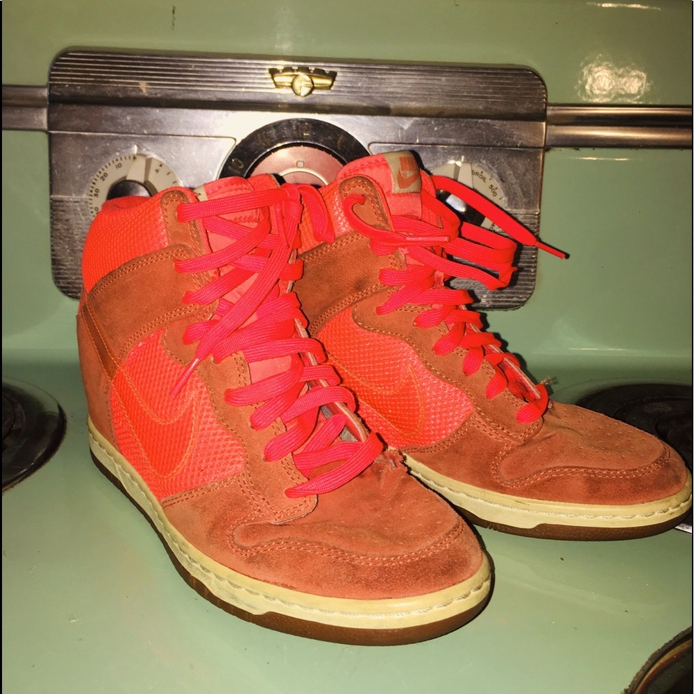 Orange suede Nike Mid Sneakers